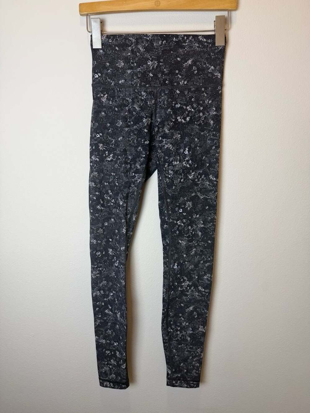 Lululemon Align High-Rise Pant 25" in Black/White Micro Grid Mosaic Print Size 4